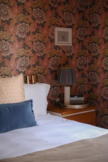 Primrose Cottage - With Private Courtyard & Sun Terrace In Central Bath Extérieur photo