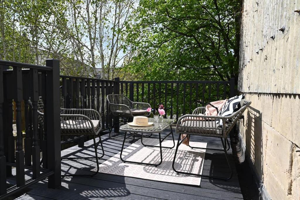 Primrose Cottage - With Private Courtyard & Sun Terrace In Central Bath Extérieur photo